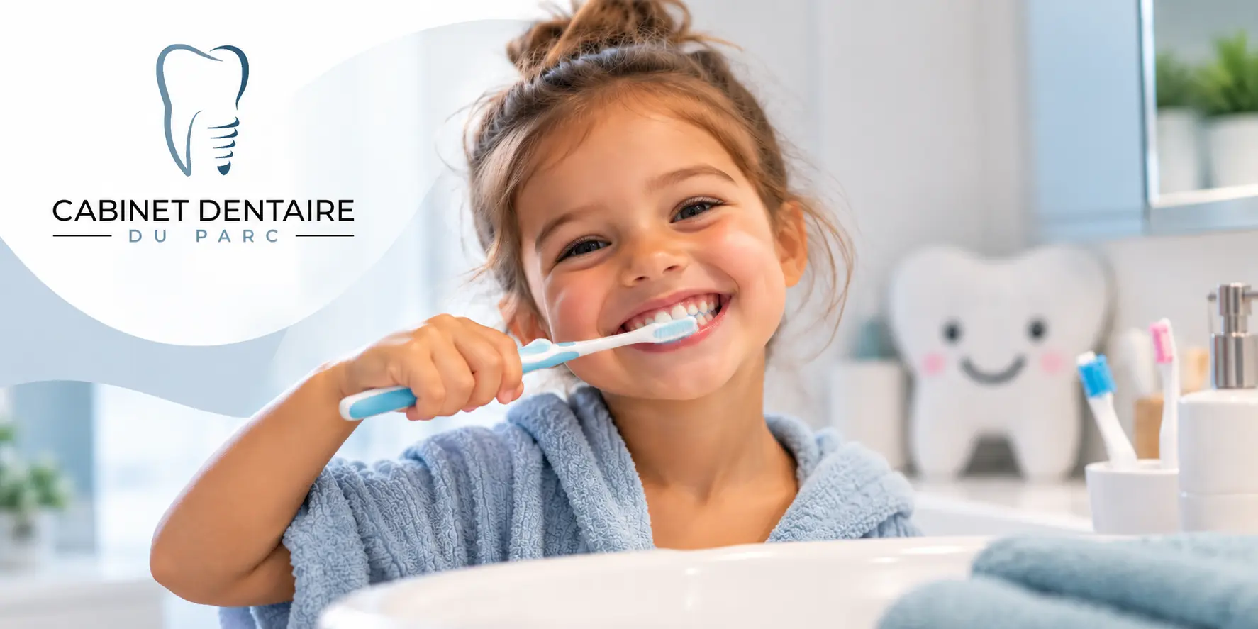 Jeune fille souriante se brossant les dents dans un cabinet dentaire, logo “Cabinet Dentaire du Parc” à gauche.
